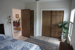 1 bedroom, iron/ironing board, Internet, bed sheets