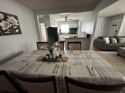 3 bed/1.5 bath house in down town Rockville Centre with free parking and laundry