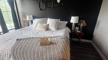 1 bedroom, desk, free WiFi, bed sheets