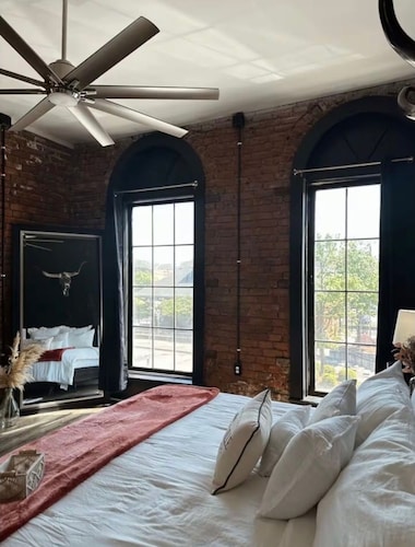Historic Downtown Loft in Cartersville