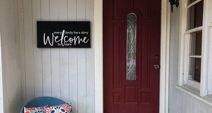 Whispering Pines Court in Historical Thomasville