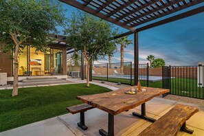 Outdoor dining - Forbes Featured 3D Home Pool, Spa, Casita Retreat (Desert Hot Springs)