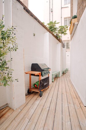 House - Niru Large Double Living Room Maisonette (London)