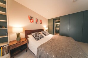 House - Niru Large Double Living Room Maisonette (London)