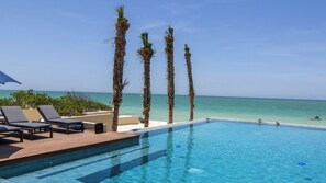 Outdoor pool - Catavento 9th floor - Luxury ocean front with panoramic balcony (Progreso)