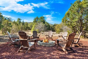 Property grounds - Camp Gnaw, 3-Cabin Retreat William AZ near Grand Canyon Epic Game Rooms Fire Pit (Williams)