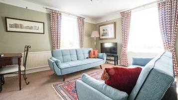 House, Multiple Beds, Kitchen, Garden View | Living area