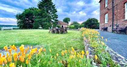 Colthrop Manor with Gardens