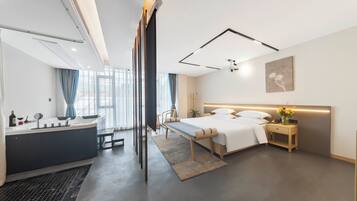 Habitación doble superior, vista al patio | Minibar, escritorio, cortinas blackout y insonorización