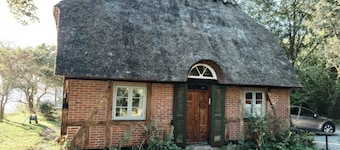 Historic holiday idyll close to the water