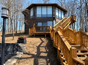 Exterior - Eleven's Perch: Tree Top-Lake-Pools-Pickle Ball-Golf nearby (Lake Ozark)