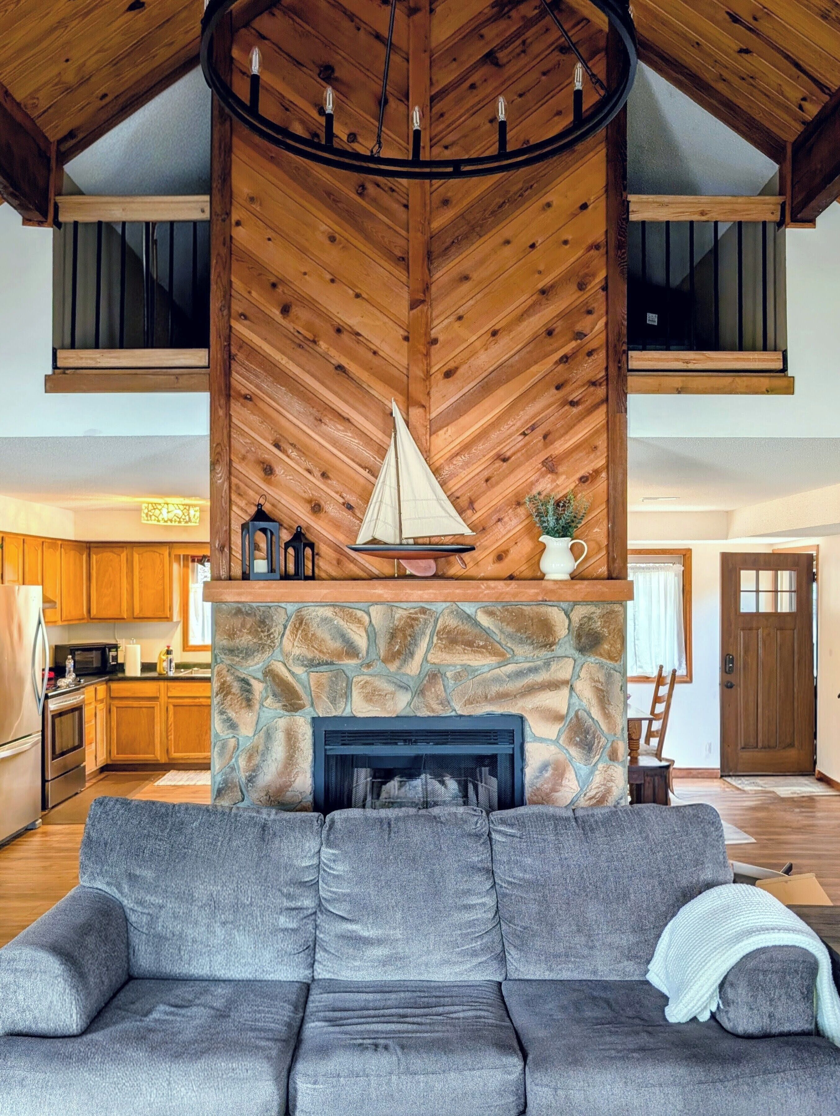 Smart TV, fireplace