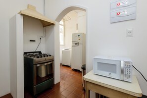 Private kitchen - Excellent and spacious 2-bedroom apartment in the best location in Ipanema! (Rio de Janeiro)