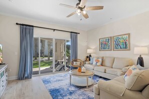 TV, stereo, offices - Bright Beach Condo, Pool, Spa, Comfy Beds, Patio (St. Augustine)