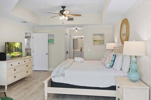 Iron/ironing board, travel cot, WiFi, bed sheets - Bright Beach Condo, Pool, Spa, Comfy Beds, Patio (St. Augustine)