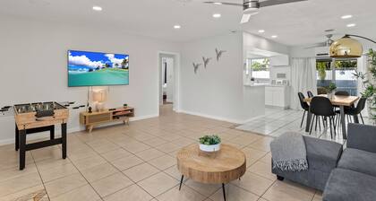 Swaying Palms Unit 2: Two Bedroom Retreat Near Beach, Heated Pool, Free Parking