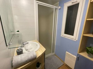 Bathroom - Spacious mobile home - 7 guests (Grayan-et-l'Hôpital)