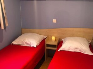 Room - Spacious mobile home - 7 guests (Grayan-et-l'Hôpital)