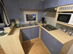 Private kitchen - Spacious mobile home - 7 guests (Grayan-et-l'Hôpital)