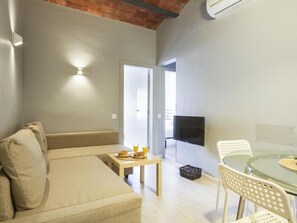 Living area - Bright apartment - 5 guests (Barcelona)