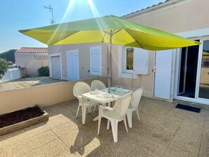 Outdoor dining - Cottage near beach, pets welcome - 4 guests (Bretignolles-sur-Mer)