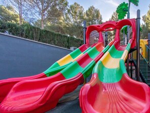 Children's area - Bungalow with terrace - 5 guests (Navajas)