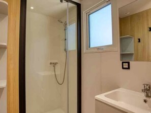 Bathroom - Cozy mobile home for 4 guests (Girac)