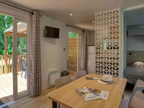 Dining - Cozy mobile home for 4 guests (Girac)