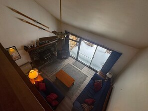 Living area - Mad River Valley Basecamp (Waitsfield)