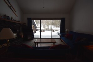 Living area - Mad River Valley Basecamp (Waitsfield)