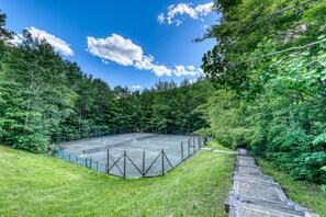 Sports court - Mad River Valley Basecamp (Waitsfield)