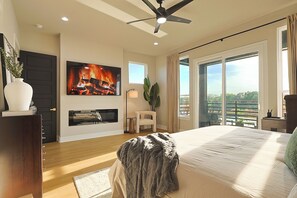 3 bedrooms, desk, iron/ironing board, free WiFi - Lake on Winnetka Dream Home - Trinity Grove & Downtown Dallas (Dallas)
