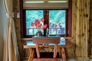 디럭스 방갈로, 계곡 전망 | 내부