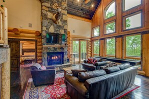 TV, fireplace, music library, video library - Big Elk Lodge - Luxury home in Eagles Nest, walk to Great Camp, firepit (Banner Elk)