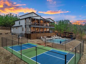 Sports court - The Overlook on Boulder Creek| Luxury Cabin w/ Heated Pool, Sports Court, Sauna & ATV Access (Broken Bow)