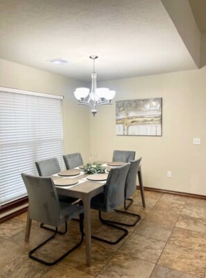 Dining - Lawton Lonesome Dove 4 Bd/3 Ba Home (Lawton)