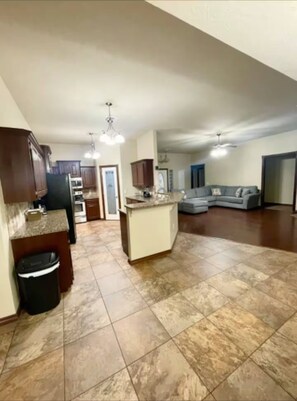 Interior - Lawton Lonesome Dove 4 Bd/3 Ba Home (Lawton)