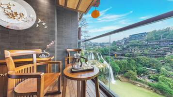 Comfort Double Room, Balcony, River View | Dining