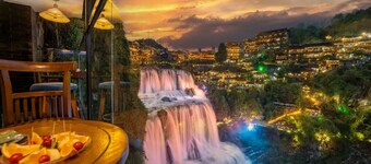 12C Waterfall Stay Furong Main Falls