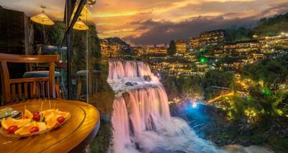 12C Waterfall Stay Furong Main Falls