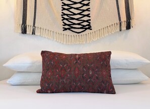 Habitación doble, balcón, vista parcial al océano | Detalle interior