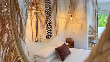 Habitación doble, balcón, vista parcial al océano