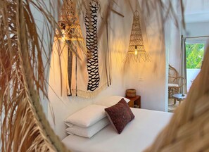 Habitación doble, balcón, vista parcial al océano