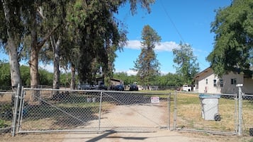 Enceinte de lâhĂ©bergement