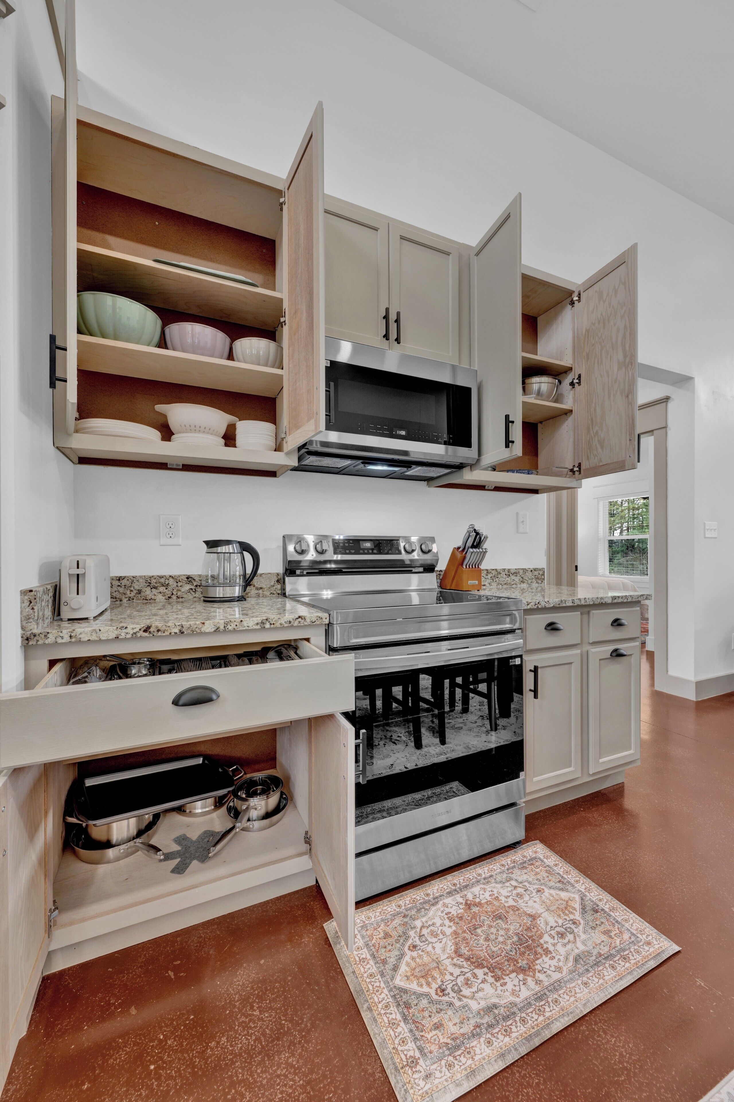 Micro-ondes, four, plaque de cuisson, lave-vaisselle