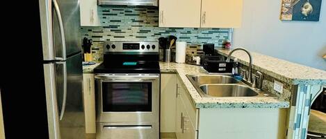 Fridge, microwave, oven, stovetop
