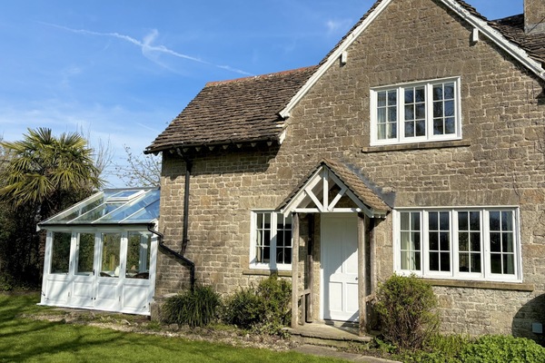 Amy's Cottage, Alweston, Sherborne: A country cottage for four guests