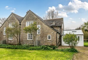 Exterior - Amy's Cottage -  that sleeps 4 guests  in 3 bedrooms (Sherborne)