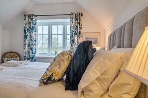 3 bedrooms, Internet, bed sheets - South Cottage - sleeps 4 guests  in 3 bedrooms (Sherborne)