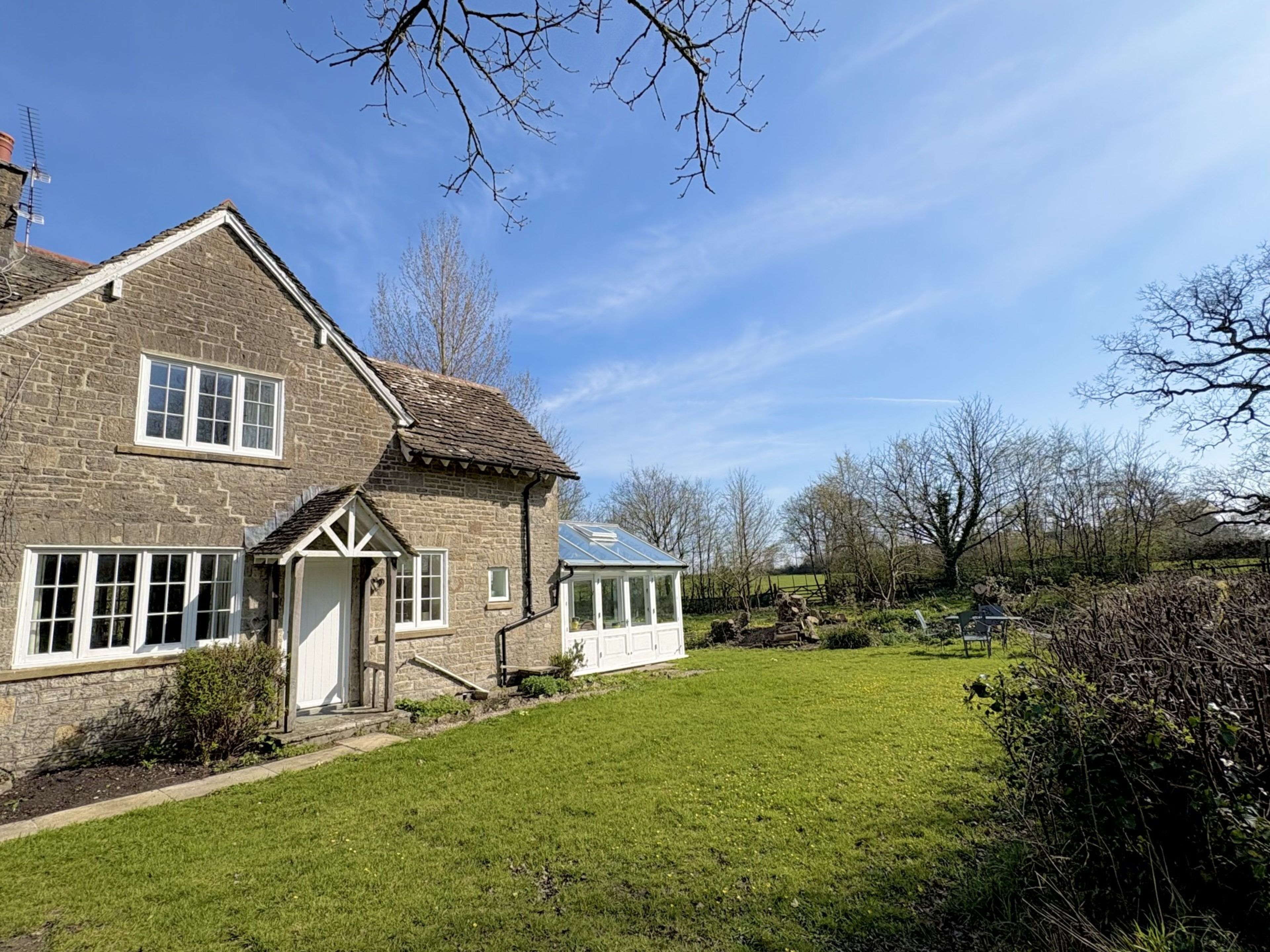 South Cottage, Alweston, Sherborne: Sitting in a peaceful rural setting